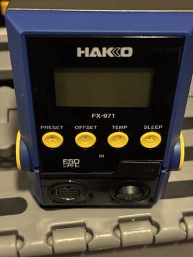Fx971-010 Hakko Fx971 Soldering Station With Four Tips See Picture. Ready To Go