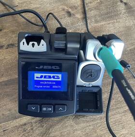 Cd1e005 Jbc Model Soldering Station Great Condition