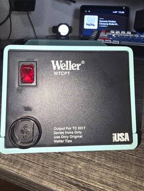 Iq63 Weller Wtcpt Soldering Power Supply With Iron