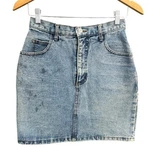 Vintage Guess Jeans Denim Mini Skirt Light Wash Made Usa Style 10502 Size 28. Fixed Price $35.00.